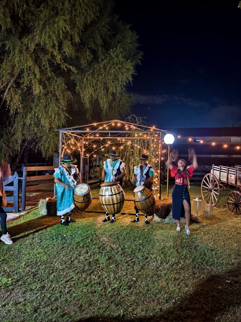 show musical candobe y comparsa