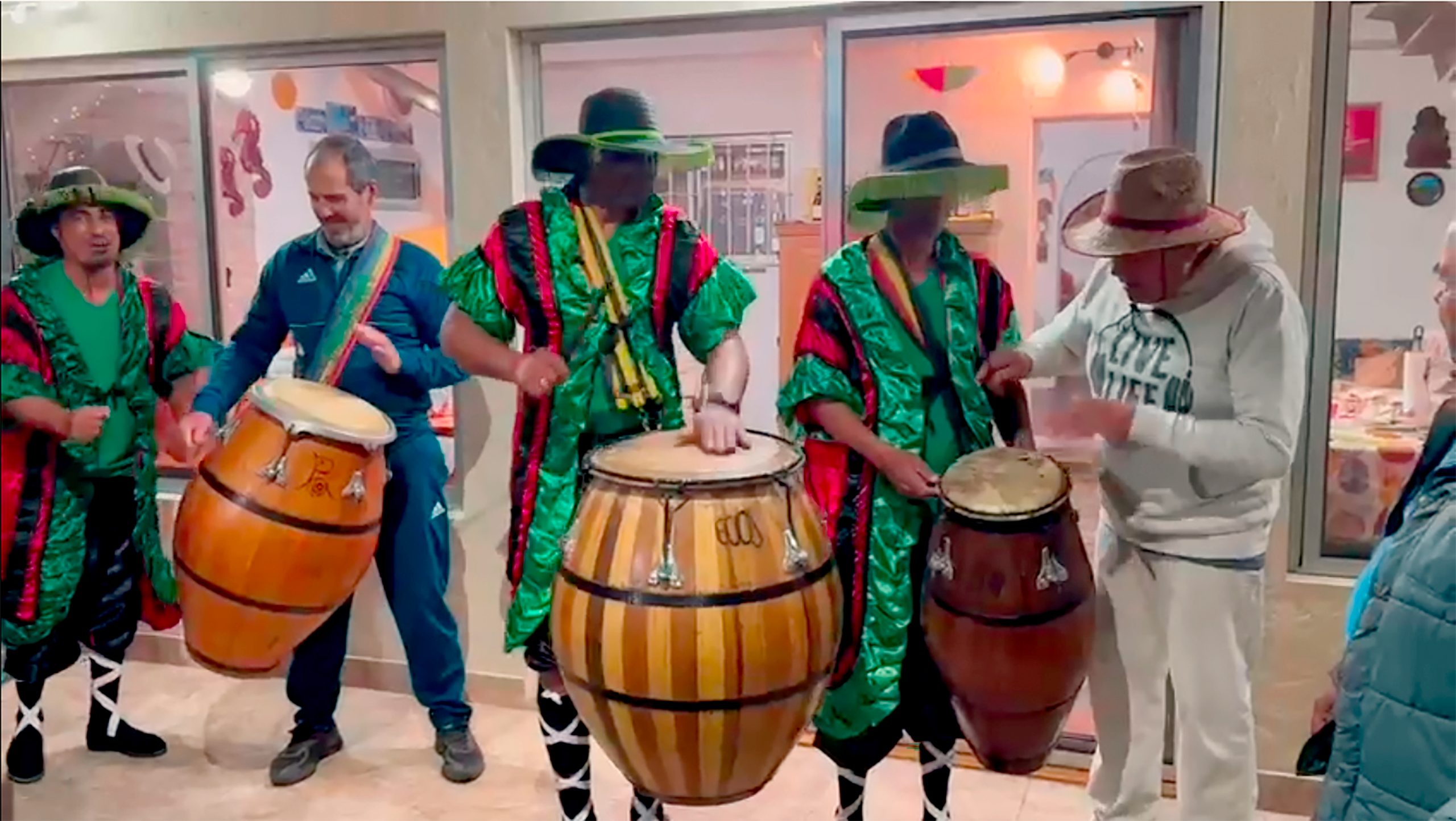 festejo con comparsa y candombe festejo con comparsa y candombe